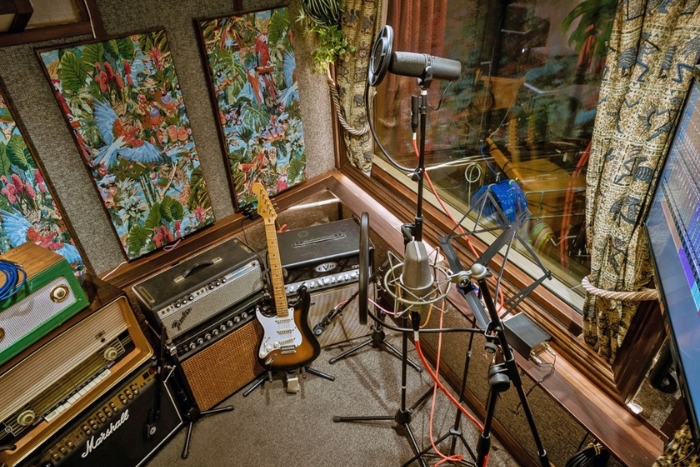 RECORDINGPRODUCTION STUDIO SERVICES 